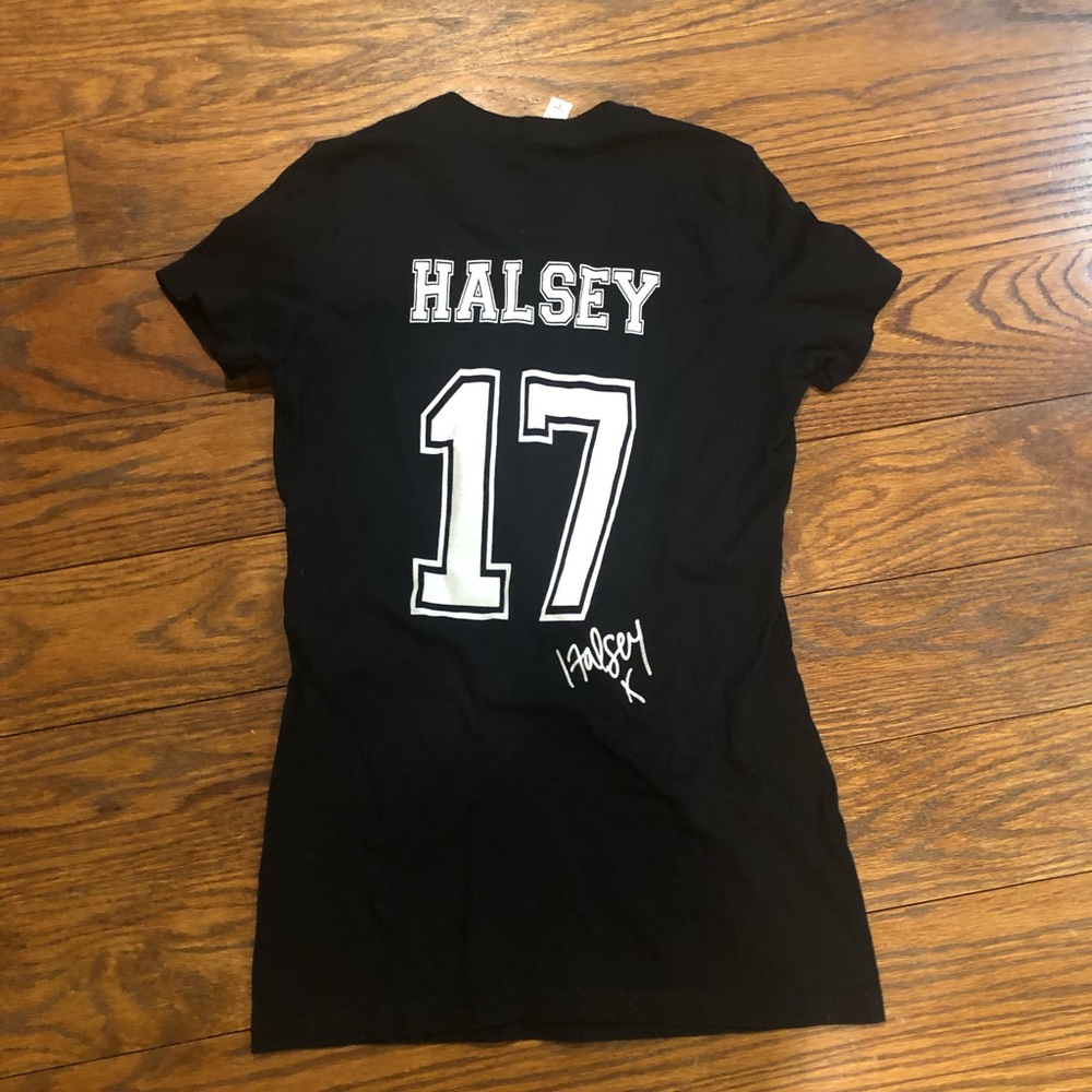 Black Halsey T-shirt